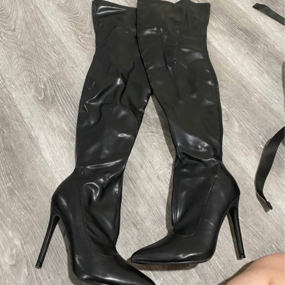 Fashion Nova Sleek Black Over-the-Knee Boots